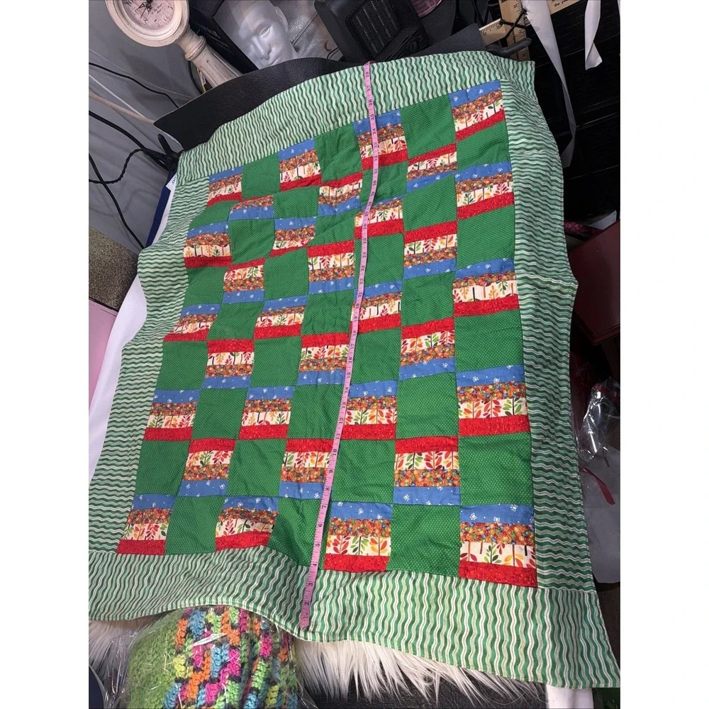 Handmade Quilt Lap Throw Patchwork Vintage Blanket 40x32 Elderly, Baby, Wallart‎
